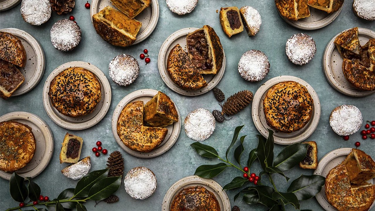 Thieves Steal Van Loaded with 2,500 Pies from Michelin-Starred Chef