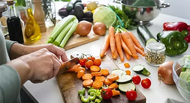 Sebzeleri Nasıl Tüketmeliyiz? Çiğ mi, Piişmiş mi Daha Besleyici?