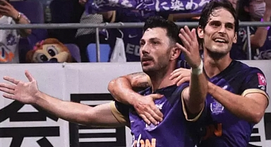 Tolgay Arslan, Japonya'da Parlıyor!